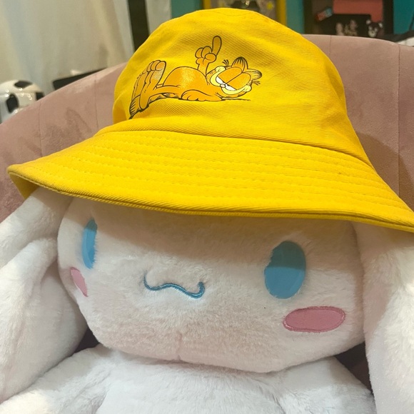 Retro Garfield Bucket Hat - Picture 2 of 3